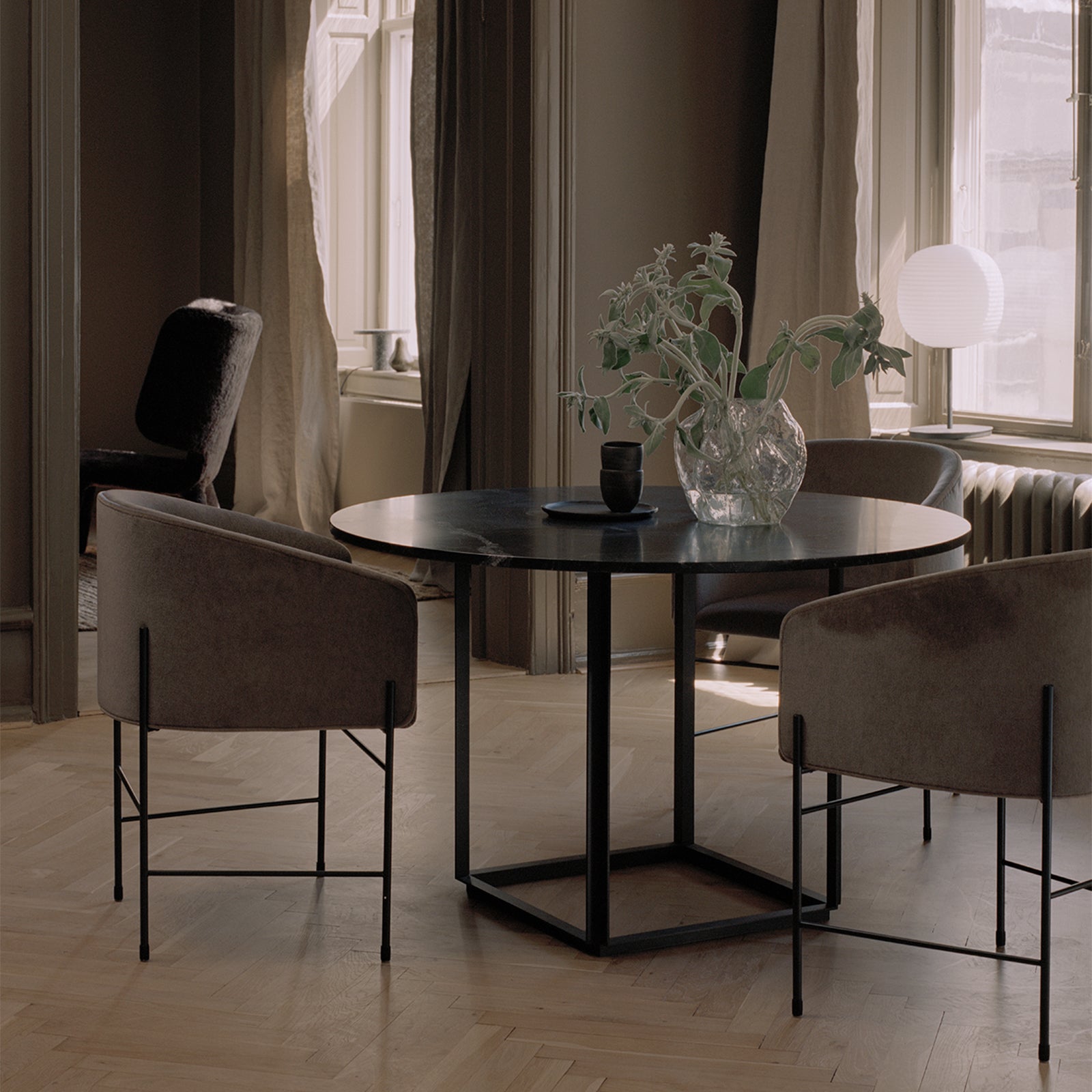 北歐餐桌推薦 - 佛羅倫斯圓形餐桌 (大理石款) New Works Florence Marble Dining Table