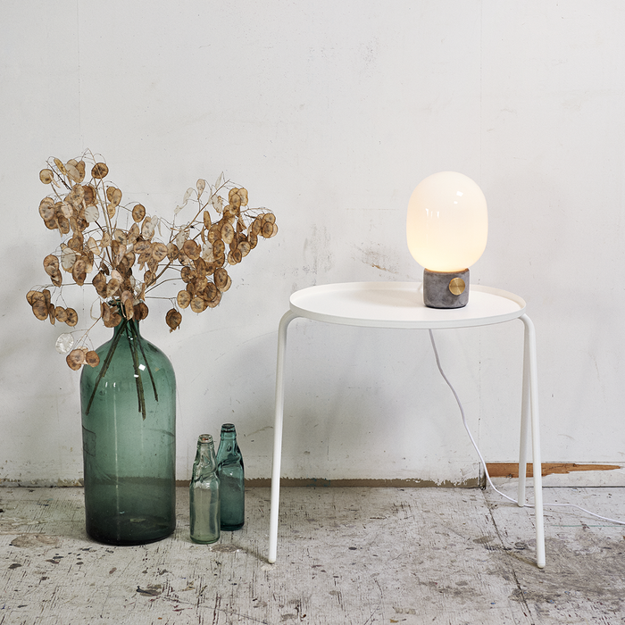 北歐進口桌燈｜Audo 膠囊桌燈 JWDA Table Lamp in Small Concrete Base 北歐丹麥燈飾推薦 Menu