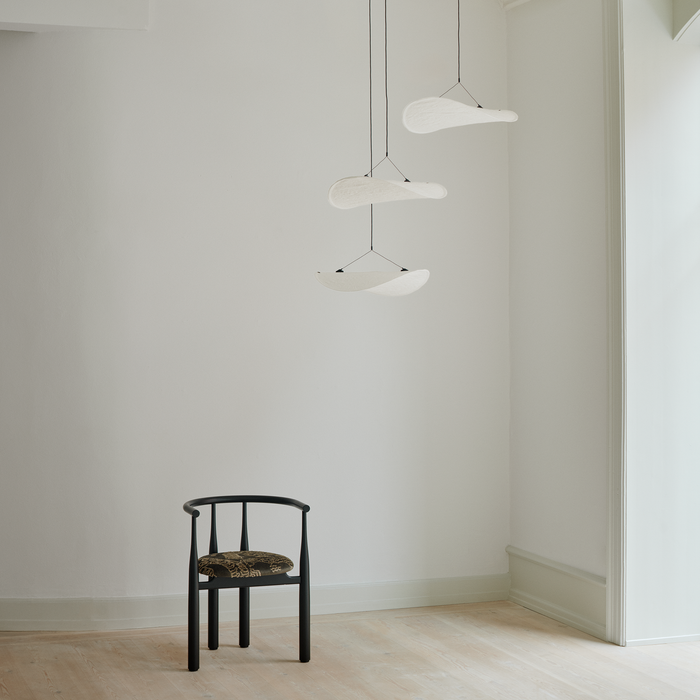 北歐進口燈飾 New Works  坦思漂浮雲朵吊燈( W55 / 三燈組 ) Tense Chandelier