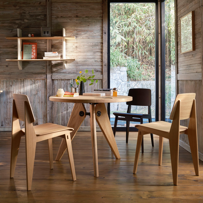 進口餐桌｜Vitra 三角實木餐桌 Gueridon Round Table