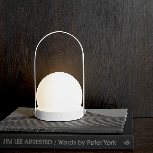 北歐進口桌燈推薦｜Audo 提籃充電行動式桌燈 Carrie Table Lamp IP44北歐丹麥燈飾推薦 Menu