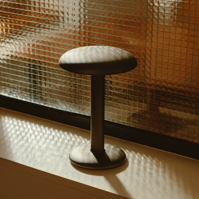 義大利進口燈飾｜Flos 古斯塔夫桌燈 (USB 充電款) Gustave Table Lamp