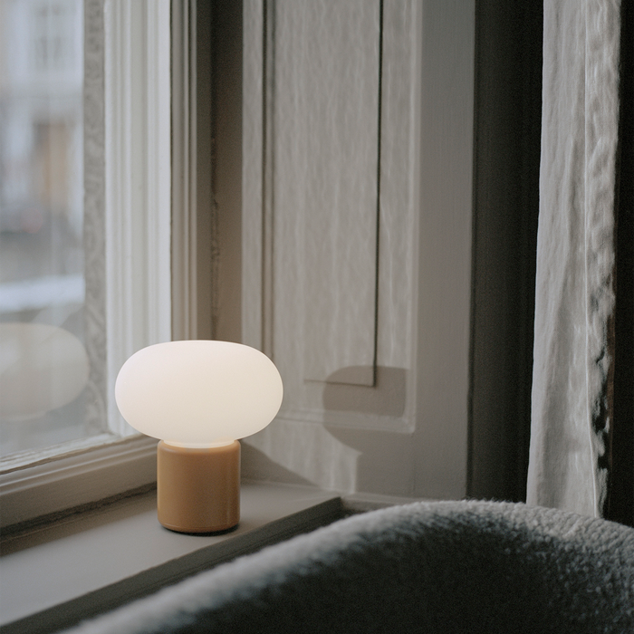 北歐進口燈具｜New Works 約翰充電式桌燈／露營燈 Karl-Johan Portable Table Lamp 北歐丹麥極簡傢具品牌