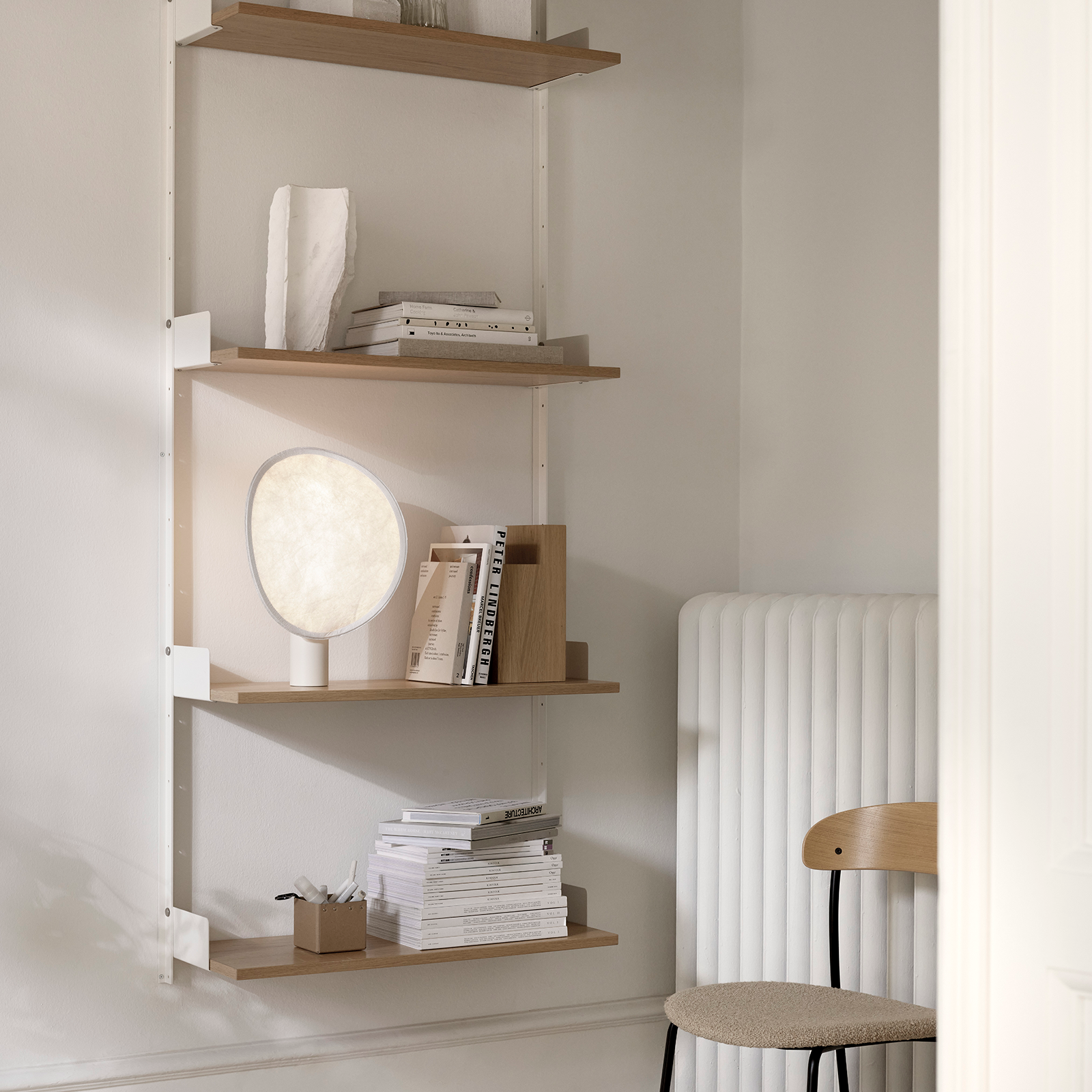 北歐進口燈具｜New Works 坦思漂浮雲朵充電式桌燈／露營燈 Tense Portable Table Lamp 北歐丹麥極簡傢具品牌