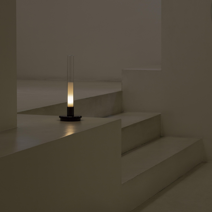 進口桌燈 — 西班牙 Santa Cole 燭光系列 油燈造型 無線充電式桌燈 Sylvestrina Table Lamp，進口燈具品牌