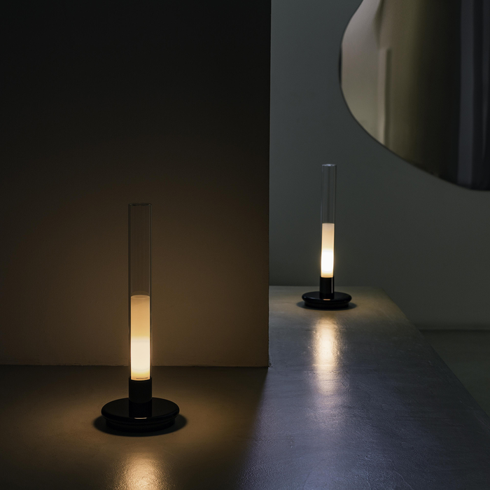 進口桌燈 — 西班牙 Santa Cole 燭光系列 油燈造型 無線充電式桌燈 Sylvestrina Table Lamp，進口燈具品牌