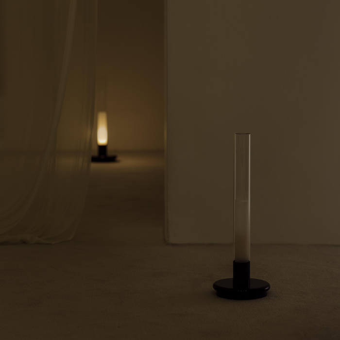 進口桌燈 — 西班牙 Santa Cole 燭光系列 油燈造型 無線充電式桌燈 Sylvestrina Table Lamp，進口燈具品牌