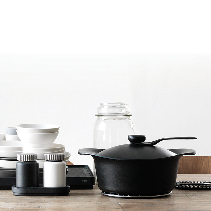 研磨罐 / 調味罐｜Vipp Kitchen 263 鹽與胡椒研磨罐組 Salt & Pepper Set 