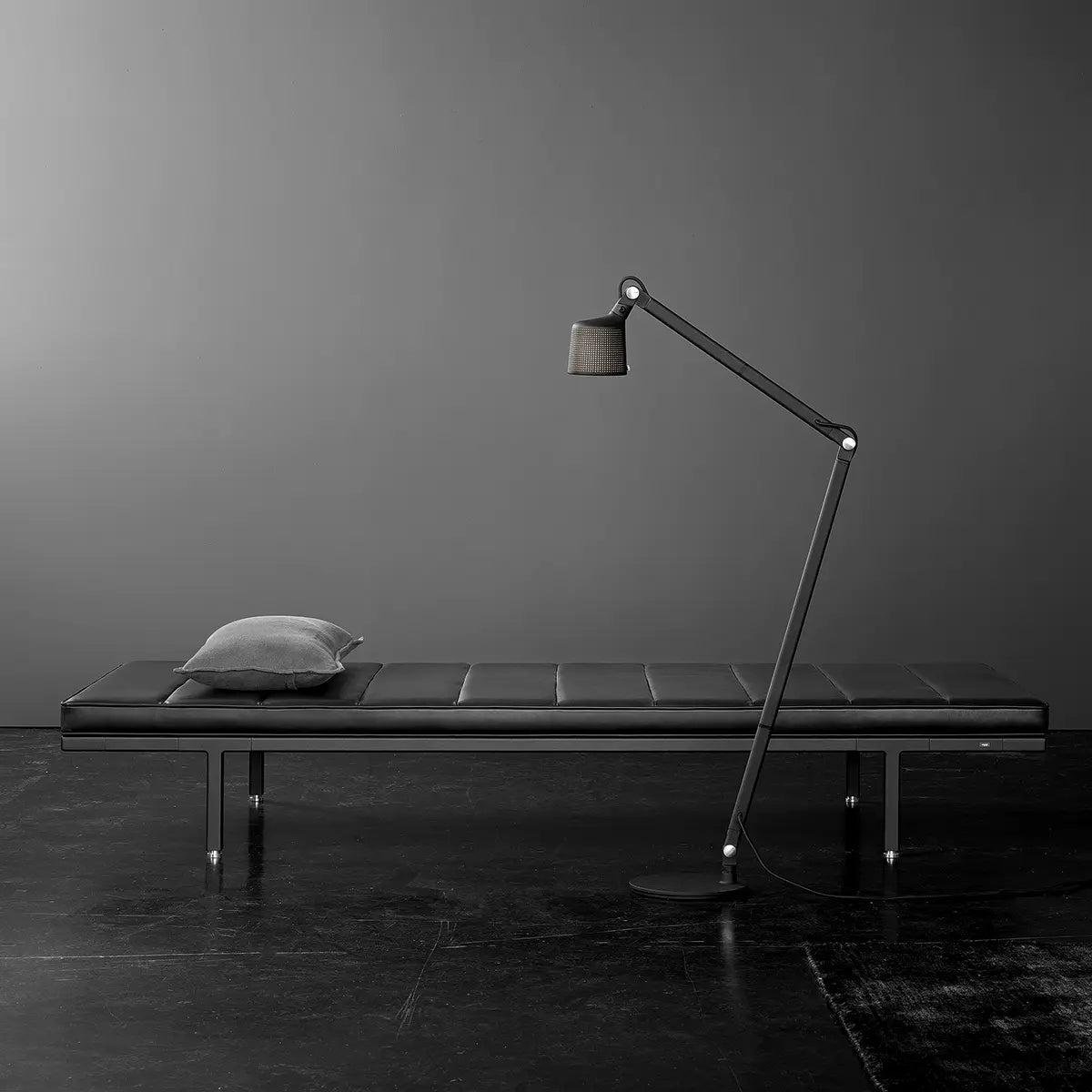 Vipp 525 兩節式立燈 Vipp - 潤舍．生活家居 Luxury Life